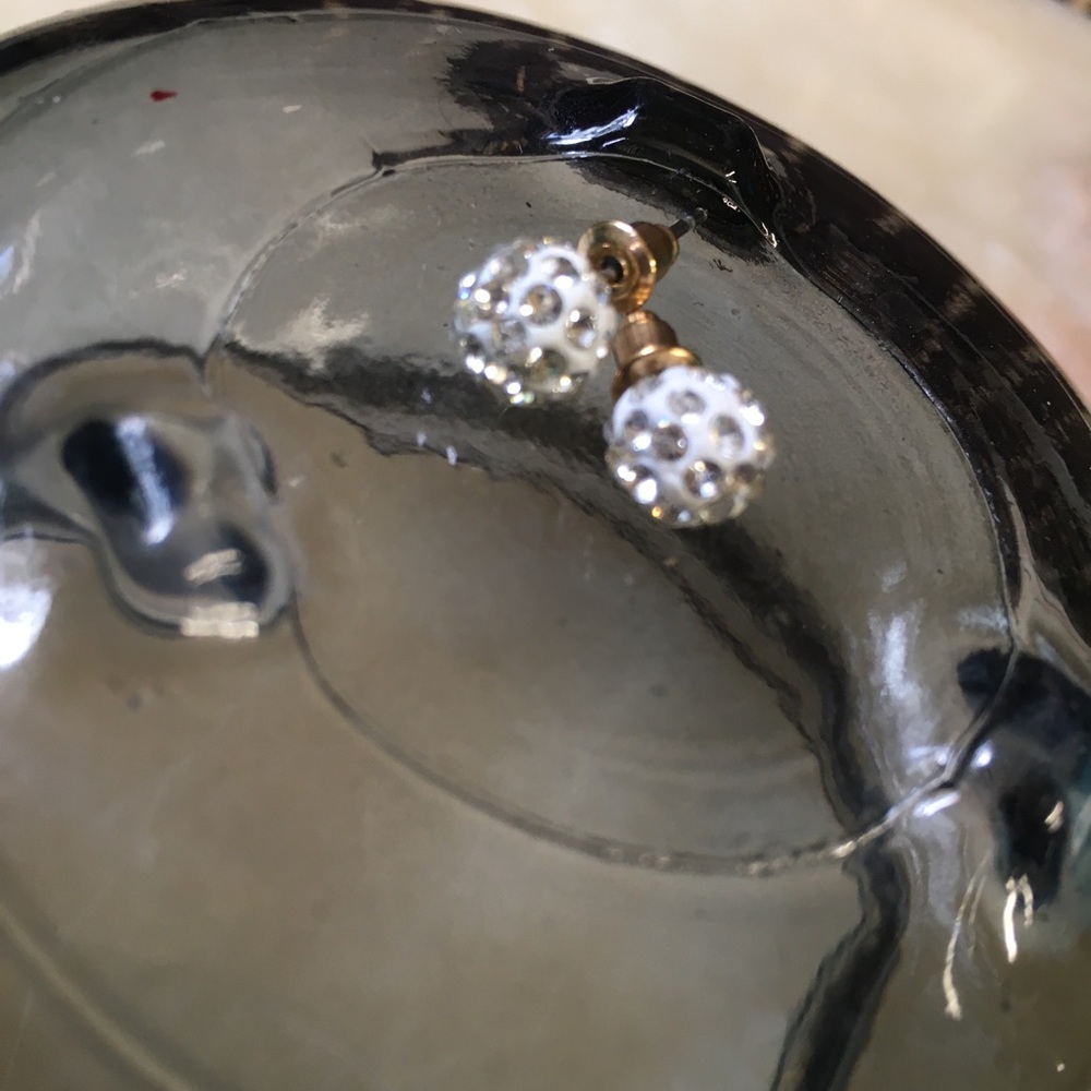 🎈Sale 🎈2 for $10 NWOT rhinestone sparkle bling round ball post earrings